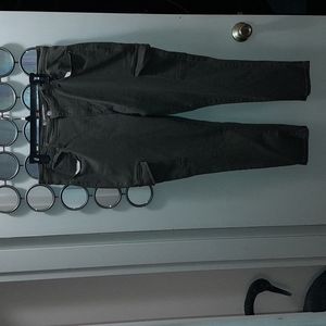 🌺LEVI'S OLIVE GREEN JEANS